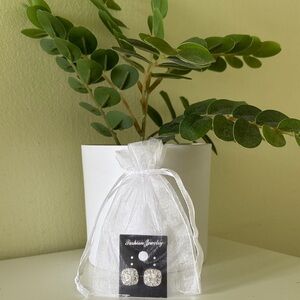 Fashion Jewelry Sparkling Silver Earrings